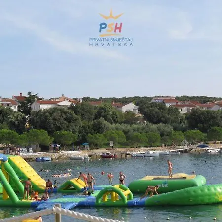 Daire Beach With Large Terrace 50m From The Beach