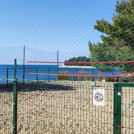 Beach With Large Terrace 50m From The Beach Pjescana Uvala