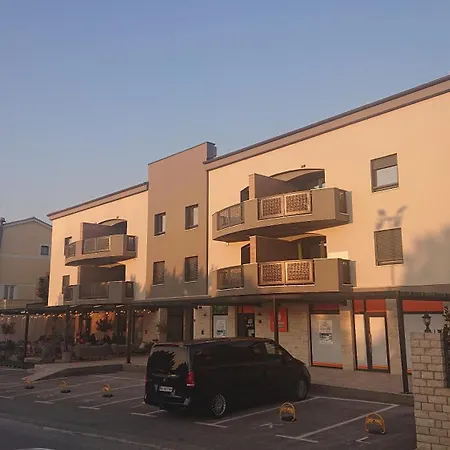 Beach With Large Terrace 50m From The Beach * Pjescana Uvala