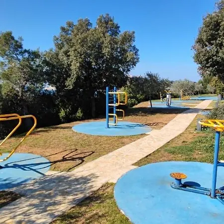 Beach With Large Terrace 50m From The Beach * Pjescana Uvala