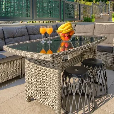Beach With Large Terrace 50m From The Beach Daire