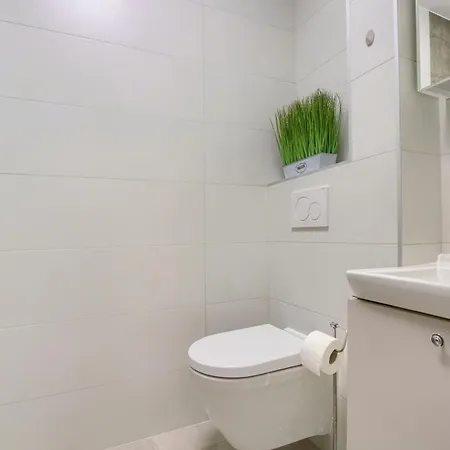 Beach With Large Terrace 50m From The Beach Daire *