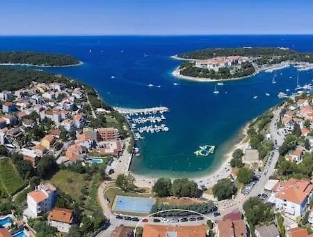 Apartment Beach With Large Terrace 50m From The Beach Pjescana Uvala