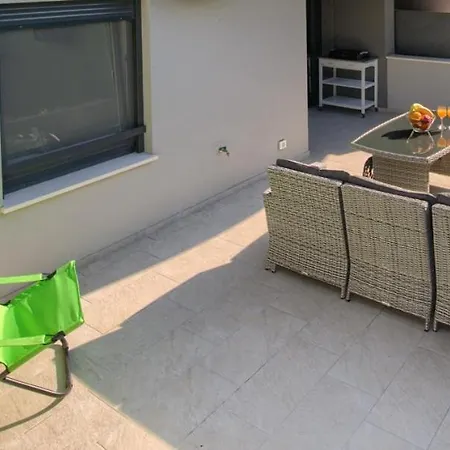 Beach With Large Terrace 50m From The Beach